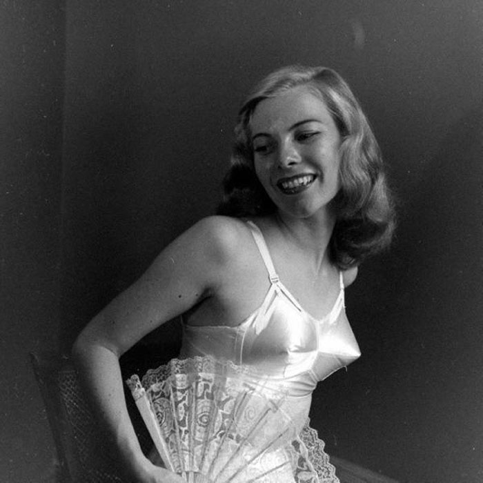 Bullet Bras Were All The Rage In The 1940s And 1950s, And These 98 Pics Will Poke Your Eyes