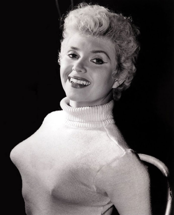 Bullet Bras Were All The Rage In The 1940s And 1950s, And These 98 Pics Will Poke Your Eyes