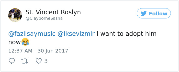 Dog Interrupts Orchestra Performance In Cutest Way Ever, Gets Rounds Of Applause Dog Interrupts Orchestra Performance In Cutest Way Ever, Gets Rounds Of Applause