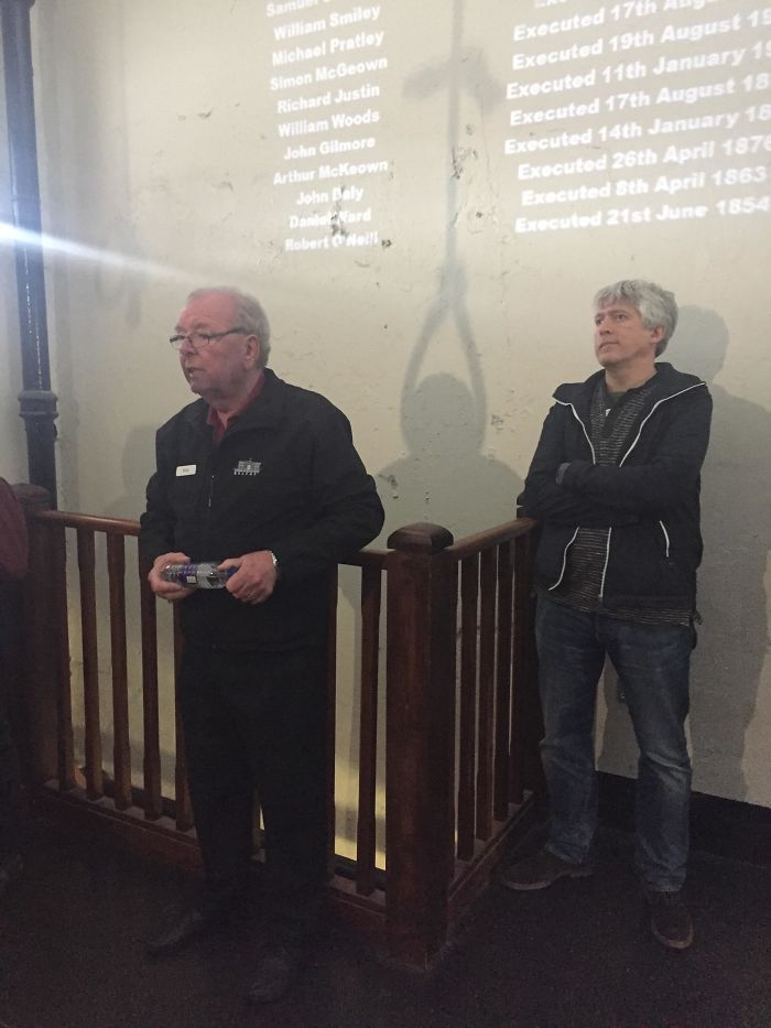 184 Incredible Shadows That Will Make You Look Twice 184 Incredible Shadows That Will Make You Look Twice