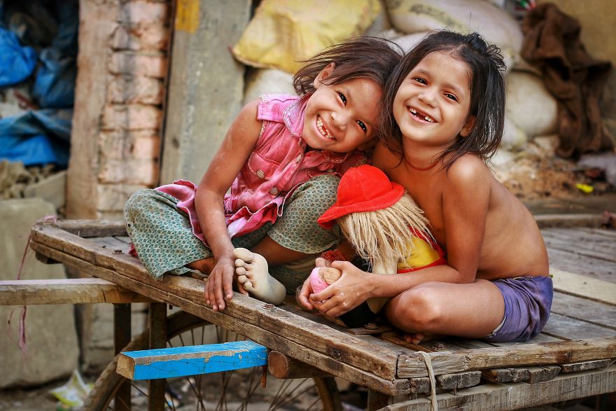 Former Engineer Is Winning India’s Heart With His Emotional Photographs