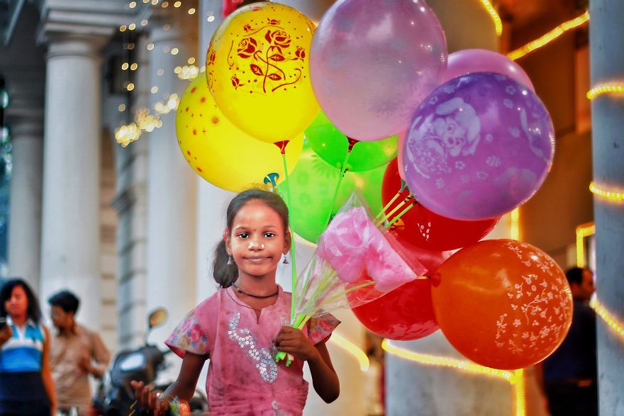 Former Engineer Is Winning India’s Heart With His Emotional Photographs