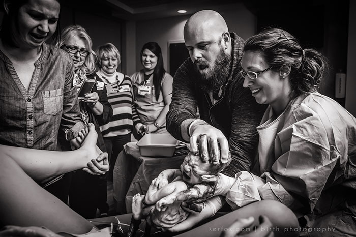 100 Powerful Photos Of Dads In The Delivery Room To Celebrate Father’s Day 100 Powerful Photos Of Dads In The Delivery Room To Celebrate Father’s Day
