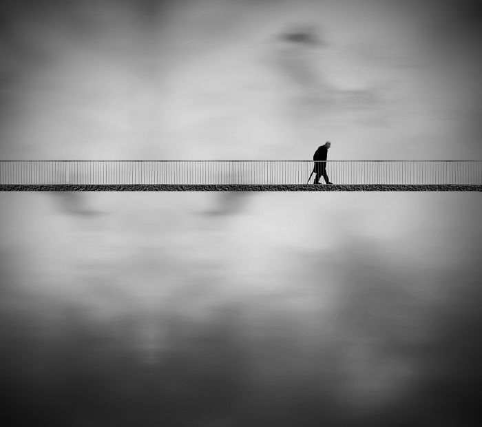 Artist Spots Patterns And Shapes In Everyday Life, Creates Beautiful Minimal Photos Artist Spots Patterns And Shapes In Everyday Life, Creates Beautiful Minimal Photos