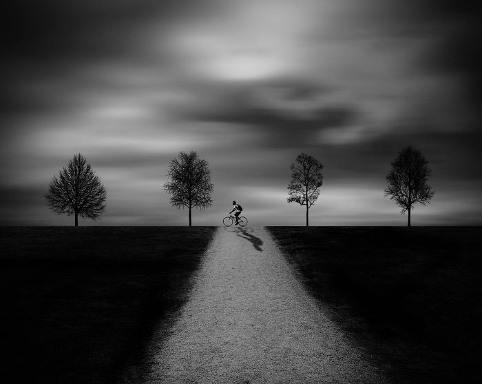 Artist Spots Patterns And Shapes In Everyday Life, Creates Beautiful Minimal Photos Artist Spots Patterns And Shapes In Everyday Life, Creates Beautiful Minimal Photos