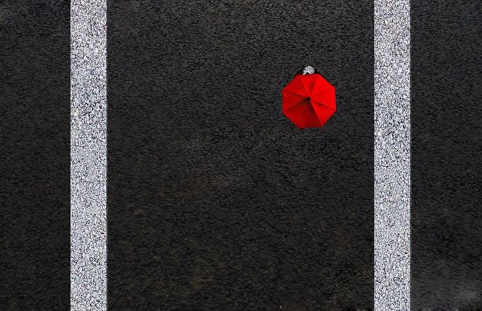 Artist Spots Patterns And Shapes In Everyday Life, Creates Beautiful Minimal Photos Artist Spots Patterns And Shapes In Everyday Life, Creates Beautiful Minimal Photos