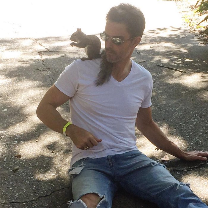 This Squirrel Keeps Coming Back To Visit The Family That Saved Her 8 Years Ago This Squirrel Keeps Coming Back To Visit The Family That Saved Her 8 Years Ago