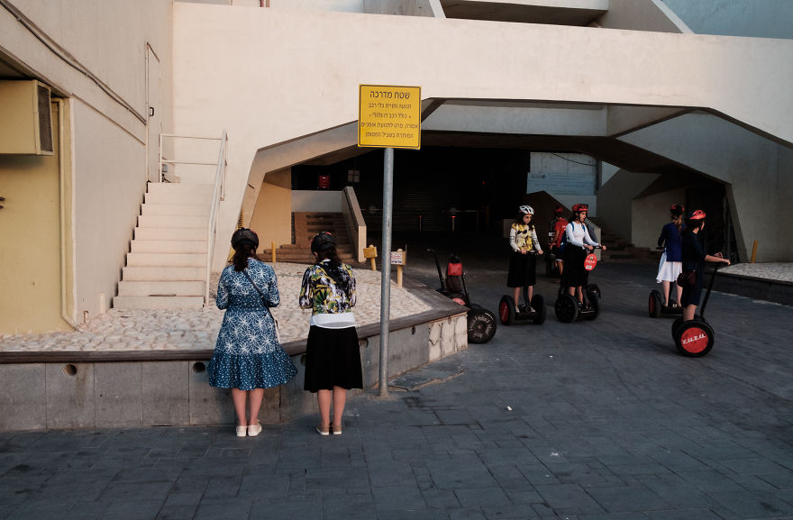 Divided: I Photograph People, Who Are More Isolated Even Though They Are Physically Together