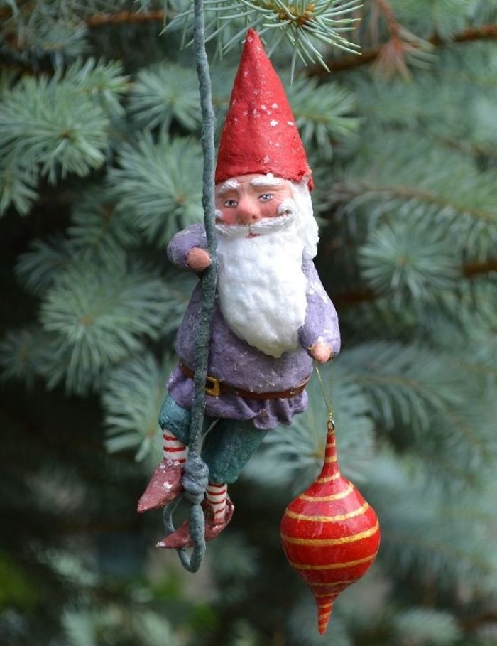 Russian Artist Models Lovely Paper-Mache Christmas Toys As If From The Past Russian Artist Models Lovely Paper-Mache Christmas Toys As If From The Past