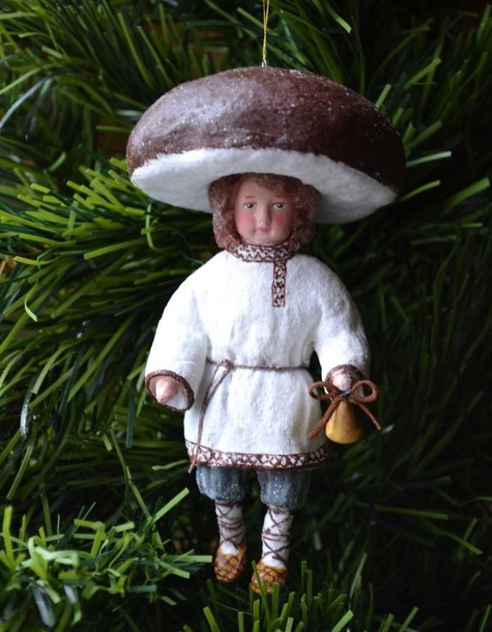 Russian Artist Models Lovely Paper-Mache Christmas Toys As If From The Past Russian Artist Models Lovely Paper-Mache Christmas Toys As If From The Past