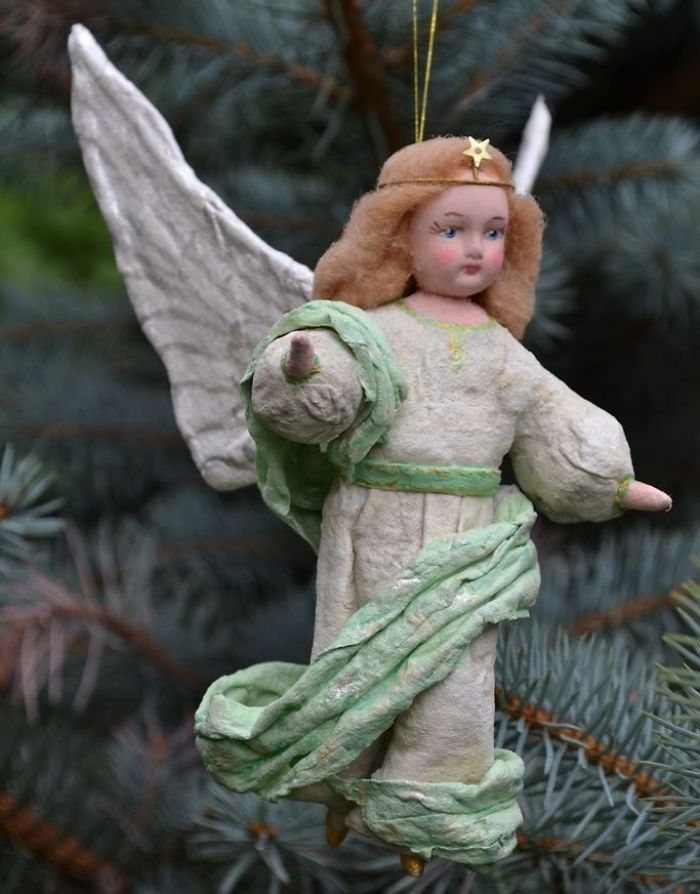 Russian Artist Models Lovely Paper-Mache Christmas Toys As If From The Past Russian Artist Models Lovely Paper-Mache Christmas Toys As If From The Past