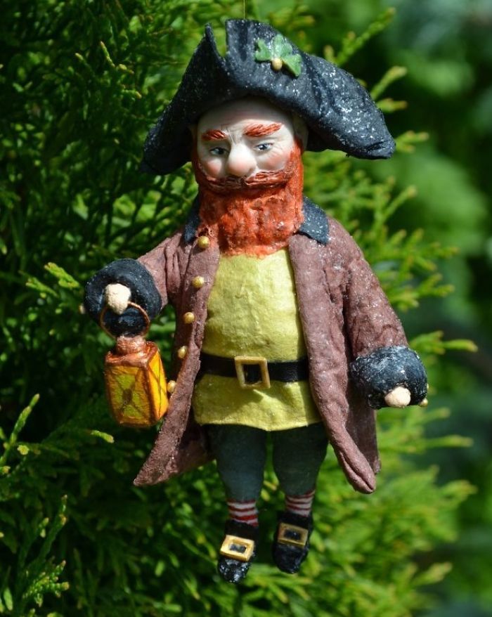 Russian Artist Models Lovely Paper-Mache Christmas Toys As If From The Past Russian Artist Models Lovely Paper-Mache Christmas Toys As If From The Past