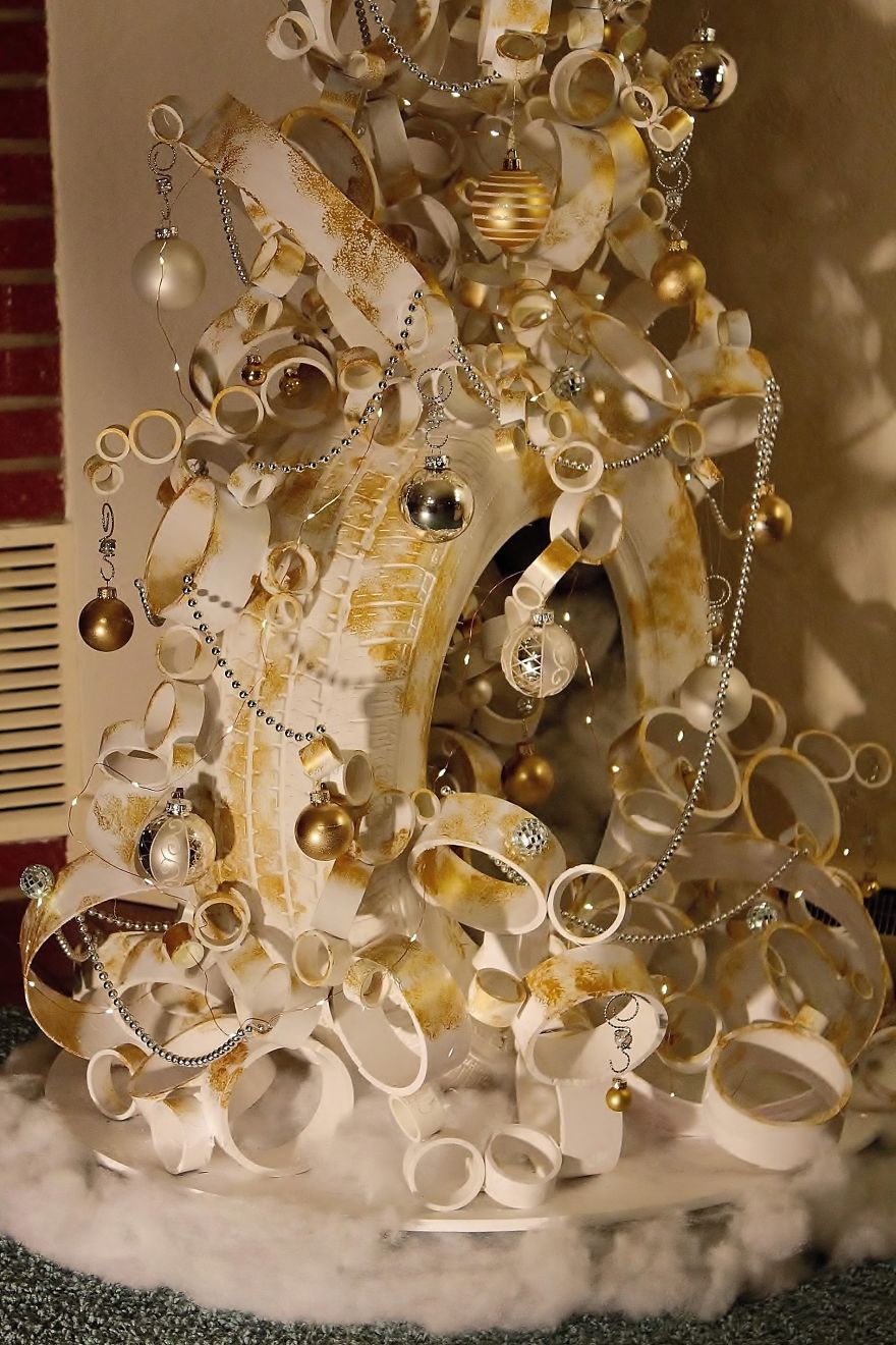 We Made A Christmas Tree From An Old Tire, A Bucket, And 40Ft Of PVC Pipe