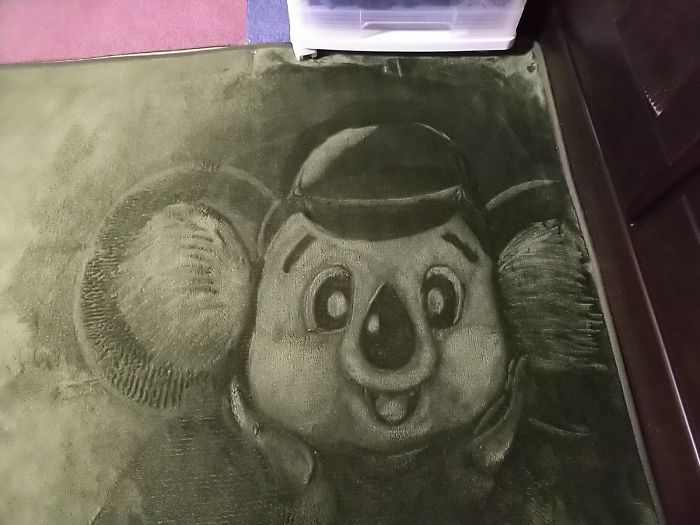 This Lady Draws On Her Carpet And The Result Is So Good, You’ll Never Want To Step On It This Lady Draws On Her Carpet And The Result Is So Good, You’ll Never Want To Step On It