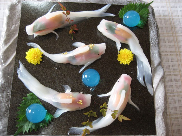 Sushi That Looks Like Real-Life Swimming Koi In A Few Simple Steps Sushi That Looks Like Real-Life Swimming Koi In A Few Simple Steps