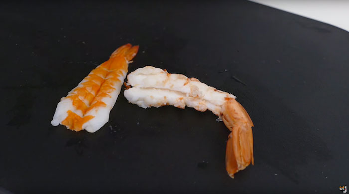 Sushi That Looks Like Real-Life Swimming Koi In A Few Simple Steps Sushi That Looks Like Real-Life Swimming Koi In A Few Simple Steps