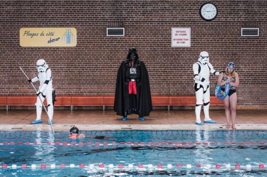 Photographer Reimagines What Would Happen If Darth Vader Faced Financial Crisis Photographer Reimagines What Would Happen If Darth Vader Faced Financial Crisis