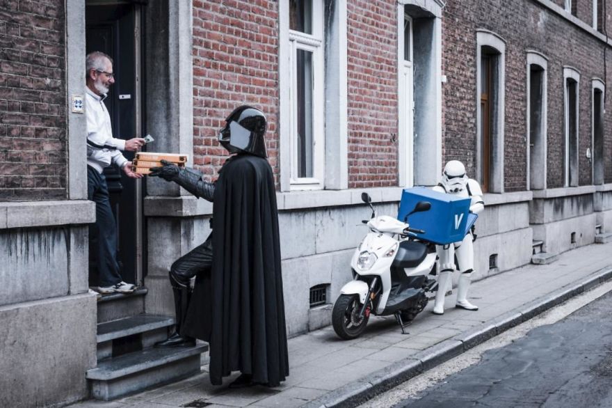 Photographer Reimagines What Would Happen If Darth Vader Faced Financial Crisis Photographer Reimagines What Would Happen If Darth Vader Faced Financial Crisis