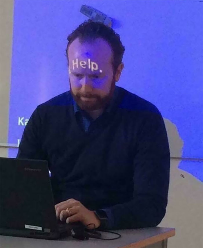 204 Perfectly Timed Photos That Will Mess With Your Head 204 Perfectly Timed Photos That Will Mess With Your Head