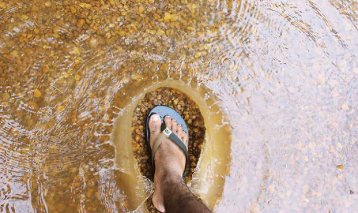 204 Perfectly Timed Photos That Will Mess With Your Head 204 Perfectly Timed Photos That Will Mess With Your Head