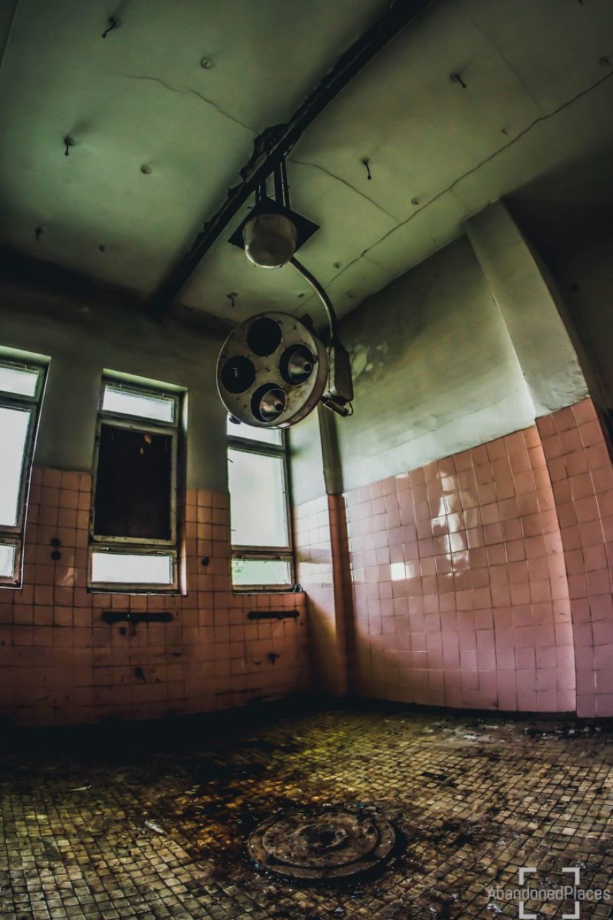 I Search For Abandoned Hospitals All Around Poland And Photograph Them