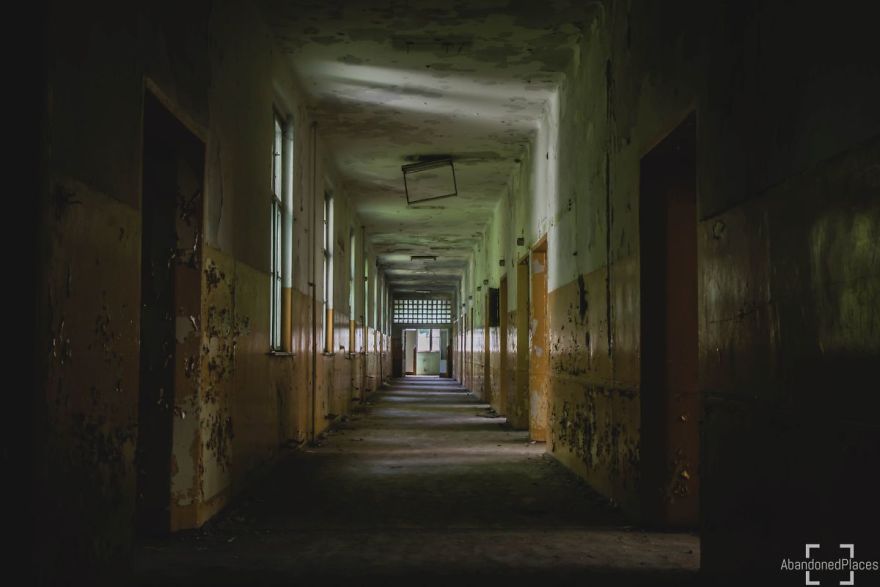 I Search For Abandoned Hospitals All Around Poland And Photograph Them