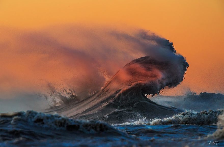 Riding The ‘Wave’ Of My Life With My Lake Erie Liquid Mountains Series! Riding The ‘Wave’ Of My Life With My Lake Erie Liquid Mountains Series!