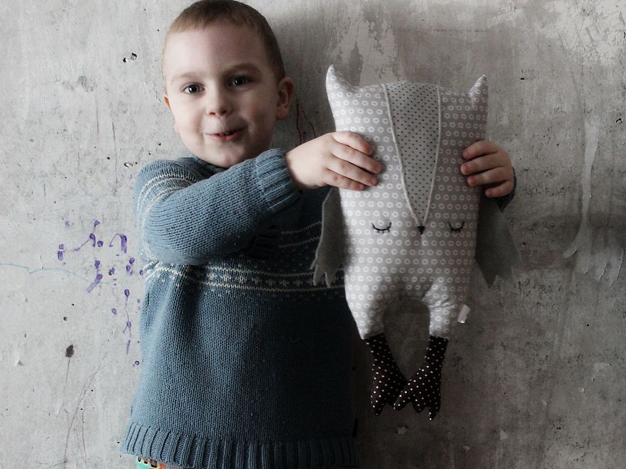 I Have Used Damaged Dining Room Wall To Make The Best Photo Background Ever