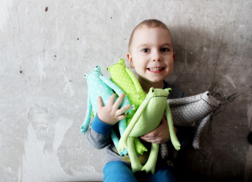 I Have Used Damaged Dining Room Wall To Make The Best Photo Background Ever