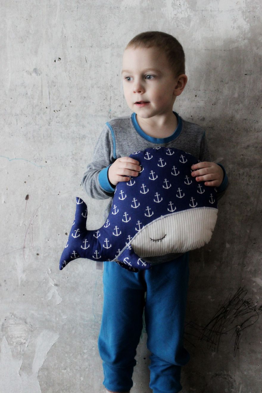 I Have Used Damaged Dining Room Wall To Make The Best Photo Background Ever