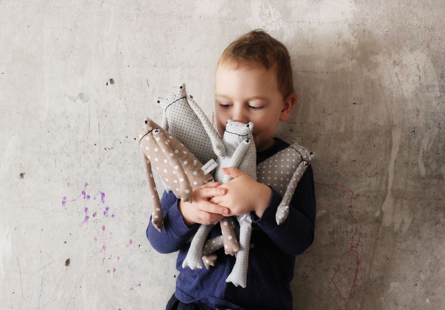 I Have Used Damaged Dining Room Wall To Make The Best Photo Background Ever