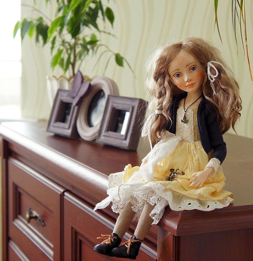 I Create One-Of-A-Kind Art Dolls Entirely From Scratch