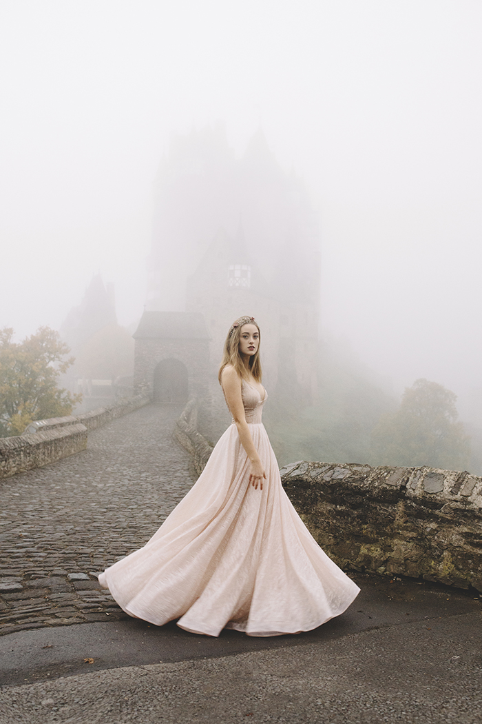 Photographer Wanted To Visit This Castle For More Than 2 Years, And The Photos She Made There Turned Out So Magical And Dreamy Photographer Wanted To Visit This Castle For More Than 2 Years, And The Photos She Made There Turned Out So Magical And Dreamy