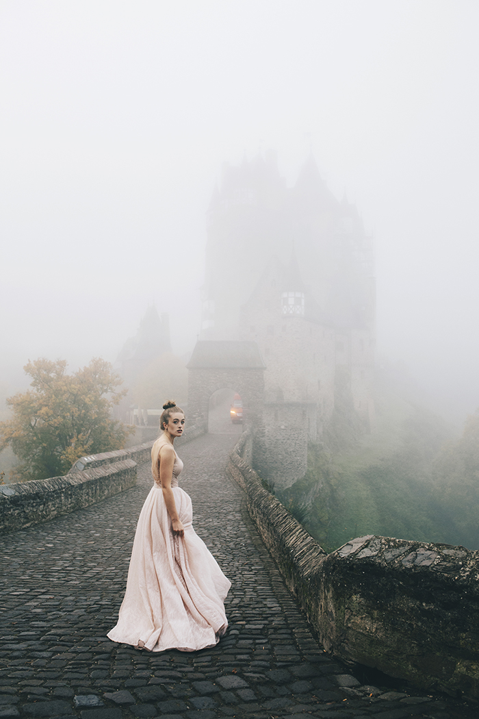 Photographer Wanted To Visit This Castle For More Than 2 Years, And The Photos She Made There Turned Out So Magical And Dreamy Photographer Wanted To Visit This Castle For More Than 2 Years, And The Photos She Made There Turned Out So Magical And Dreamy