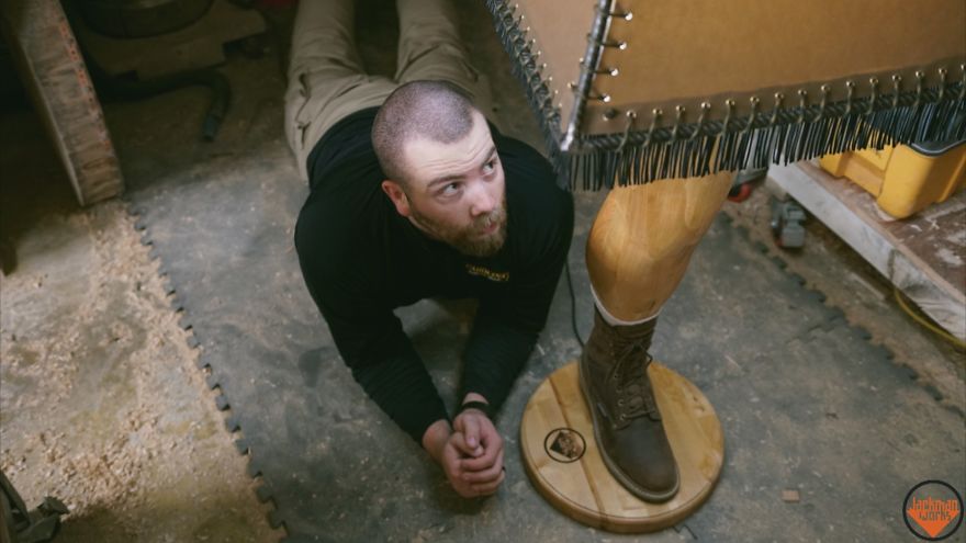 Guy Builds A Manly “Christmas Story” Leg Lamp And Here’s How He Did It Guy Builds A Manly “Christmas Story” Leg Lamp And Here’s How He Did It