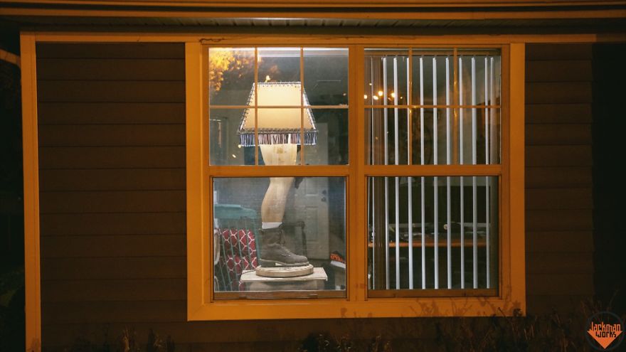 Guy Builds A Manly “Christmas Story” Leg Lamp And Here’s How He Did It Guy Builds A Manly “Christmas Story” Leg Lamp And Here’s How He Did It