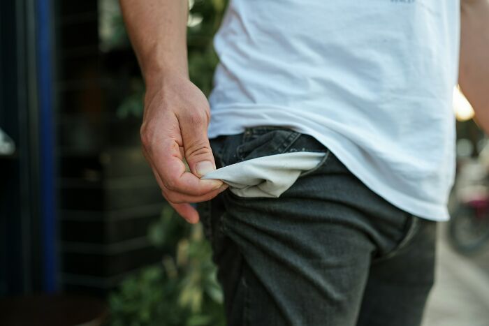 35 Surprising Habits And Secrets People Discovered About Their Partner After Moving In With Them