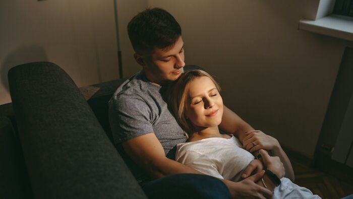 35 Surprising Habits And Secrets People Discovered About Their Partner After Moving In With Them