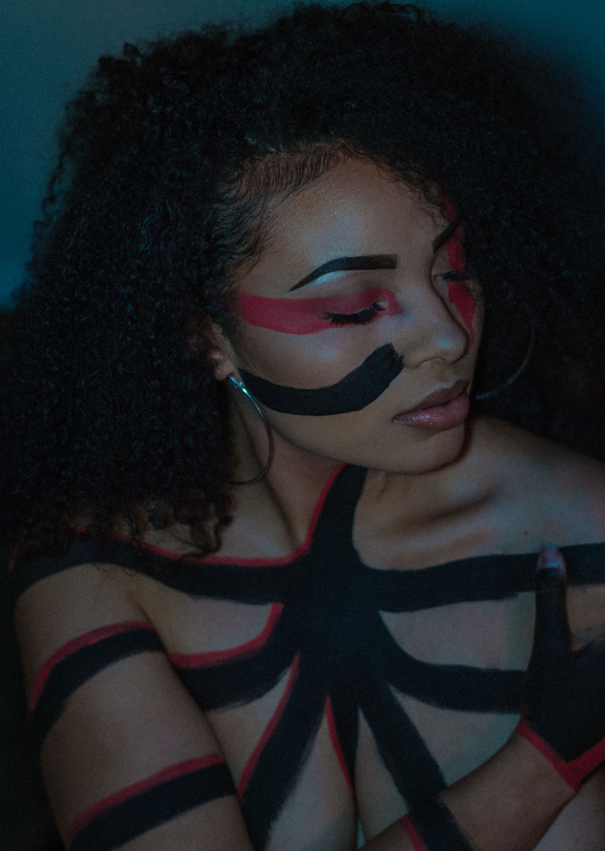 Photographer Combines Paint And Portrait Photography Like No One Else Ever Has Photographer Combines Paint And Portrait Photography Like No One Else Ever Has