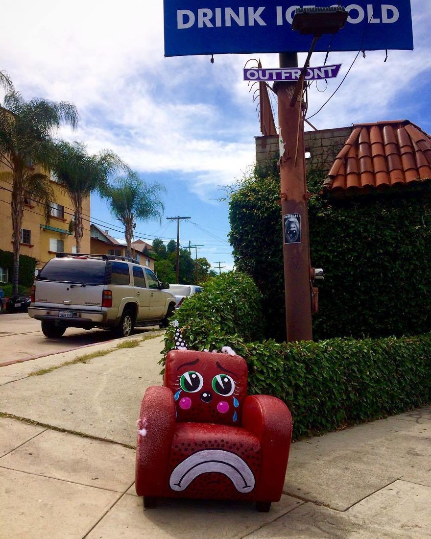 Artist Shows The Sorrow Of Thrown Away Objects He Finds In The Streets By Drawing Sad Clown Faces On Them Artist Shows The Sorrow Of Thrown Away Objects He Finds In The Streets By Drawing Sad Clown Faces On Them
