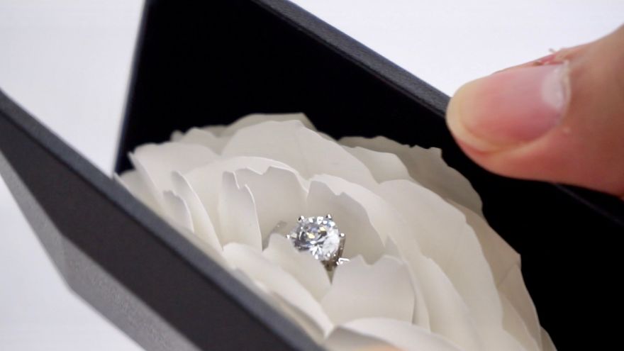 “Grace” Ring Case : The Most Romantic Way To Propose “Grace” Ring Case : The Most Romantic Way To Propose