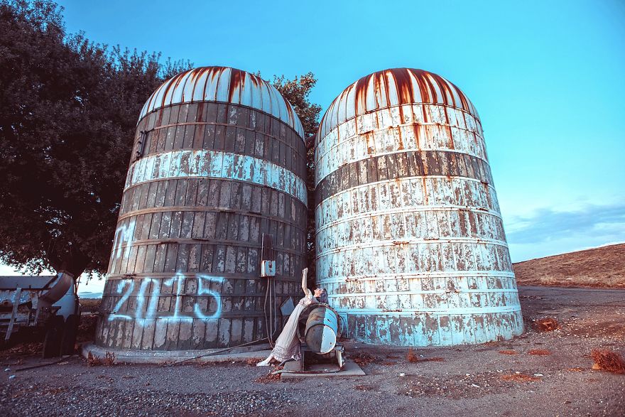 I Did A Bunch Of Random Photoshoots On A Road Trip From Seattle To Los Angeles