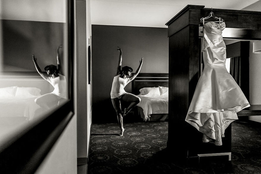 Award Winning Photographs Show The Excitement Of The Bride And Groom On A Great Wedding Day