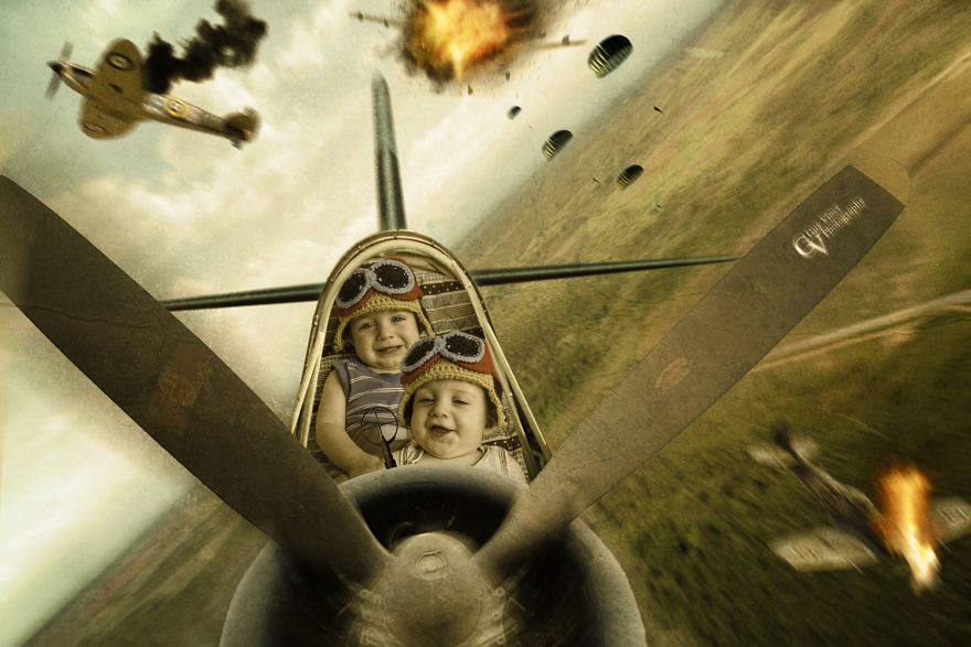 Help Us! Our Father Is A Photographer! Help Us! Our Father Is A Photographer!