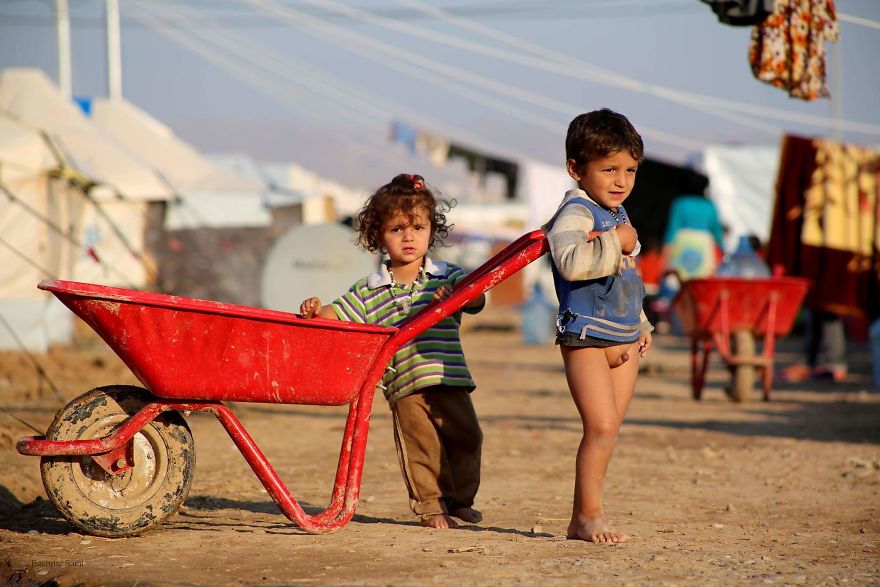 Photographer Captures Conceptual Photographs To Understand Kurds’ Identity Photographer Captures Conceptual Photographs To Understand Kurds’ Identity