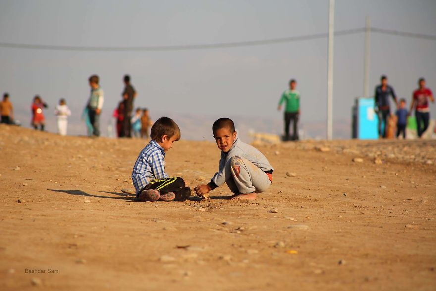 Photographer Captures Conceptual Photographs To Understand Kurds’ Identity Photographer Captures Conceptual Photographs To Understand Kurds’ Identity