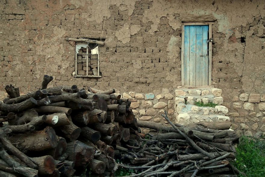 Photographer Captures Conceptual Photographs To Understand Kurds’ Identity Photographer Captures Conceptual Photographs To Understand Kurds’ Identity