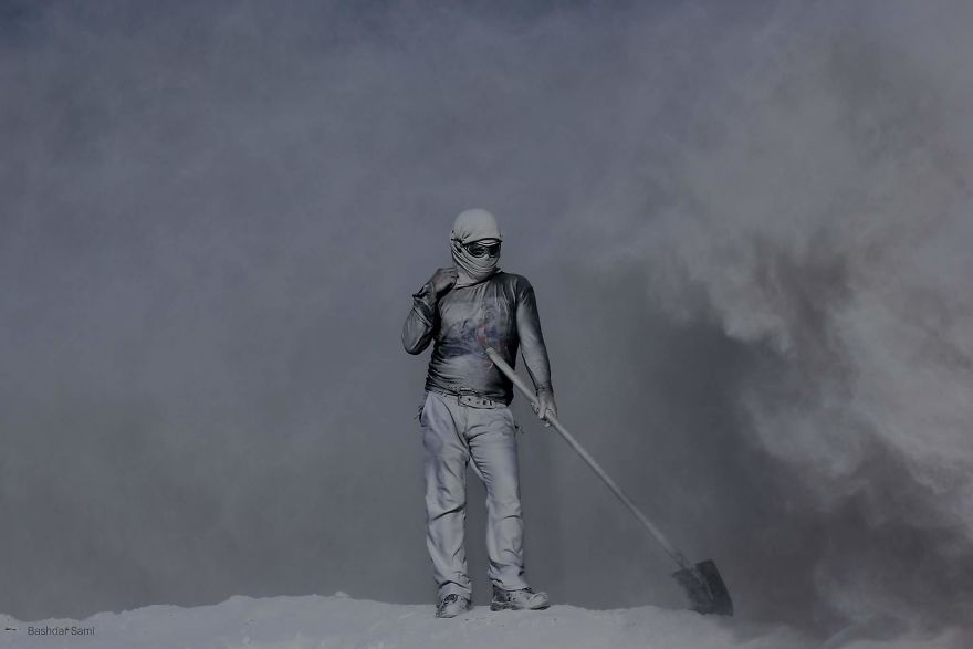 Photographer Captures Conceptual Photographs To Understand Kurds’ Identity Photographer Captures Conceptual Photographs To Understand Kurds’ Identity