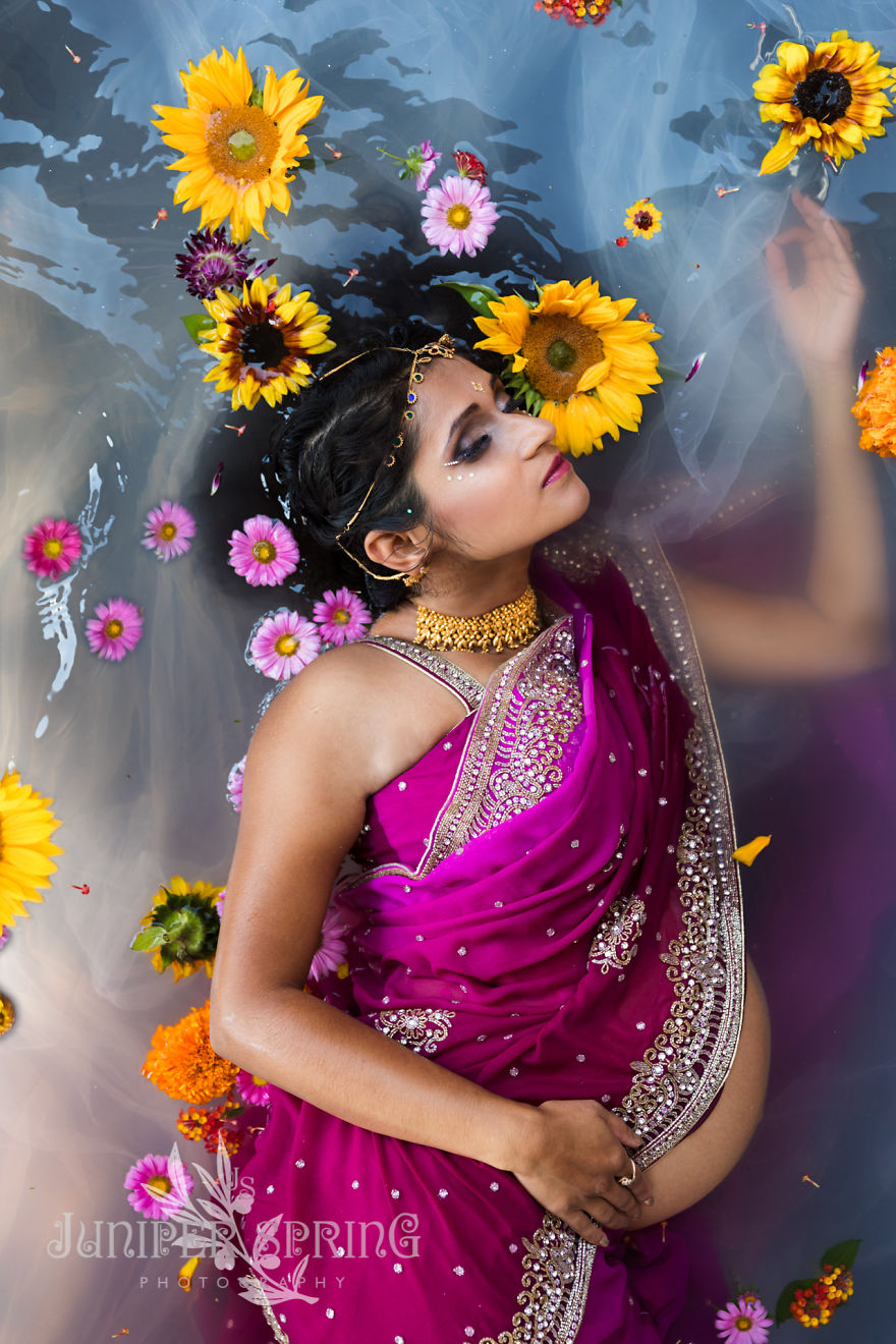 Juniper Spring Photography Takes Milkbath Maternity Photos To A Whole New Level