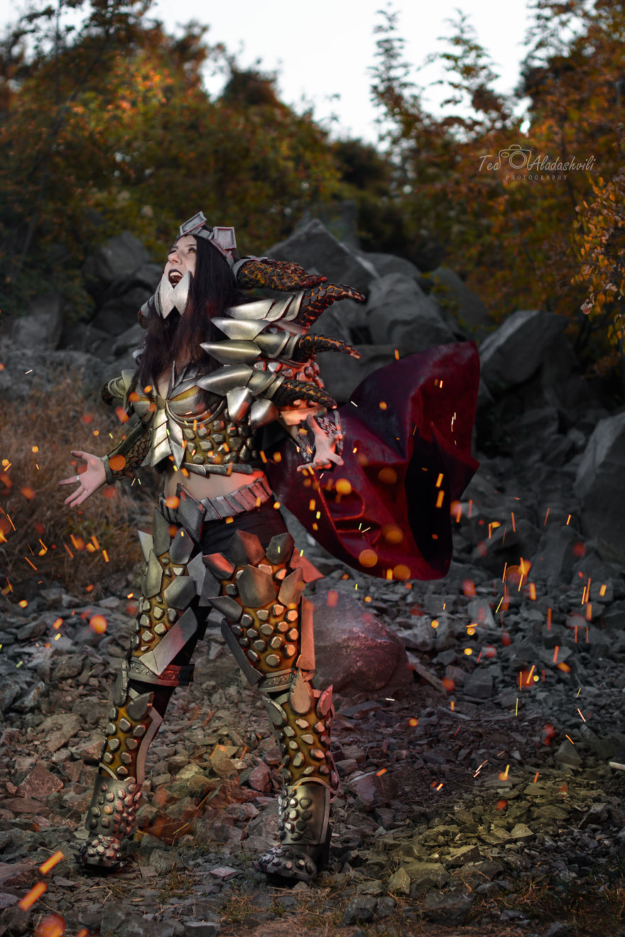 I Spend Hours Creating Cosplay Costumes From “Nothing” I Spend Hours Creating Cosplay Costumes From “Nothing”